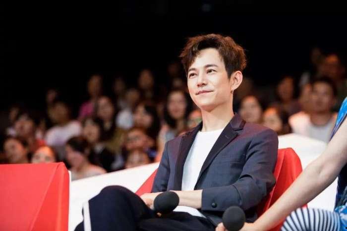 吃瓜何老师,娱乐圈的“瓜王”传奇